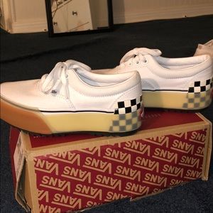 VANS WHITE PLATFORM SHOES